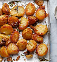 Roast Potatoes with Rosemary and Garlic