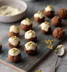 Christmas Pudding Tiffin Balls