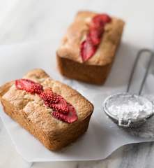 Banana berry mini loaves