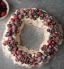 Berry Christmas Pavlova Wreath