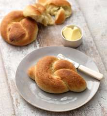 Cheese and Basil Knots