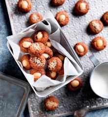 Apricot macadamia biscuits