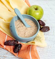 Apple, date and banana porridge (first foods)