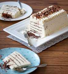 "Viennetta" Vanilla ice cream