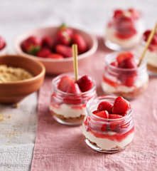 Sous-vide Strawberries with White Chocolate Cheese Mousse