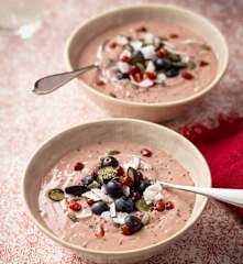 Pomegranate Smoothie Bowl