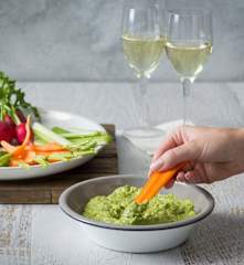 Zingy avocado and lime dip